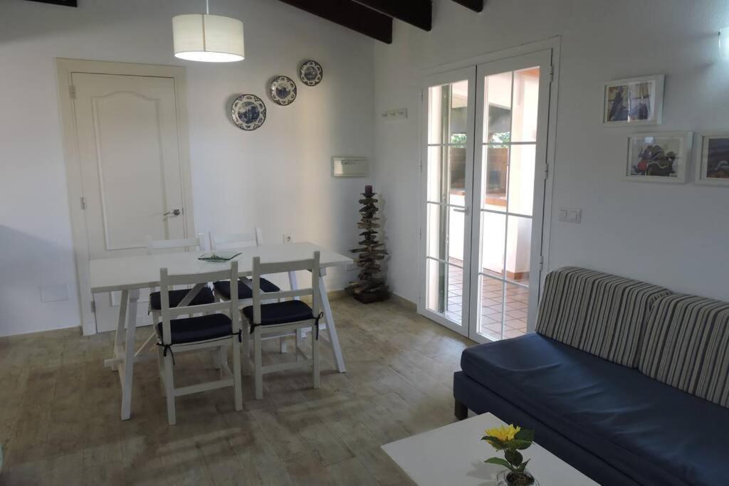Chalet Cerca De La Playa Кала'н Бош Екстериор снимка