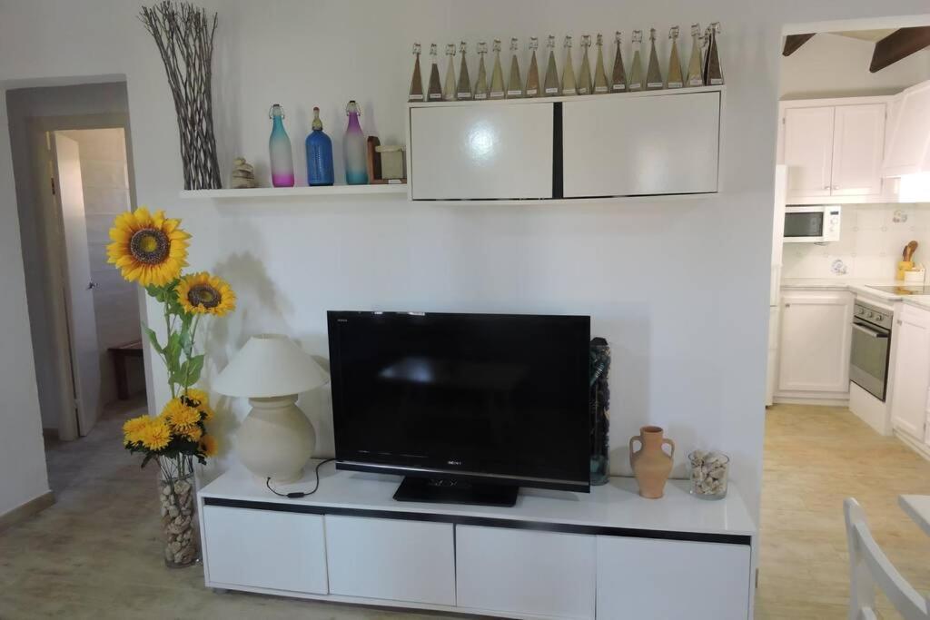 Chalet Cerca De La Playa Кала'н Бош Екстериор снимка