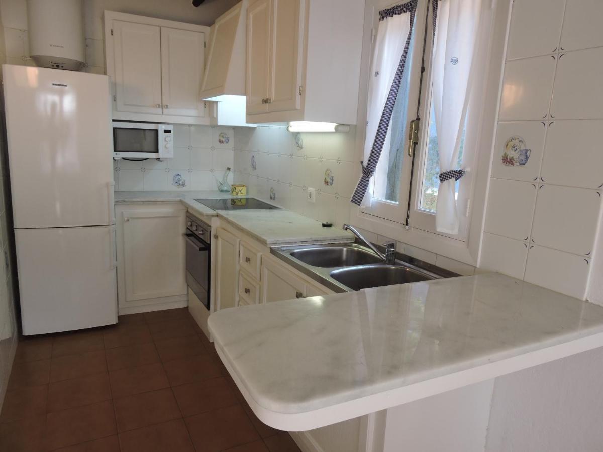 Chalet Cerca De La Playa Кала'н Бош Екстериор снимка